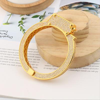 China CLASSIC Retro Fashion Hip Hop Custom Handcuffs Bracelets Copper Zircon Inlaid Couples Bracelets Hip Hop Jewelry for sale