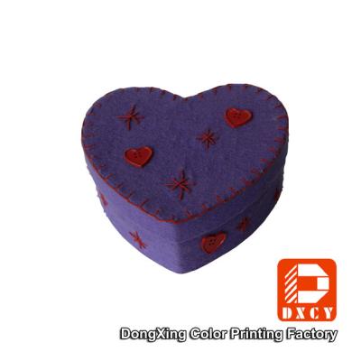 China Cotton Fabric Cardboard High Gloss Gift Boxes Small Purple Heart Shape for sale