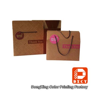 China Color Printing Collapsible Corrugated Cardboard Boxes Fashion For Present Packaging for sale