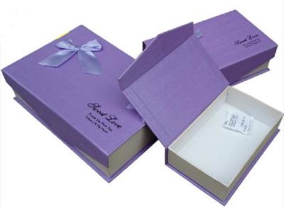 China Purple Biodegradable Cardboard Flat Pack Gift Boxes Varnishing For Makeup Products for sale