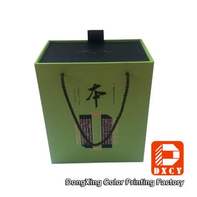 China Elegant Eco Sturdy Cardboard Wine Gift Boxes Customized Gold Stamping Surface for sale