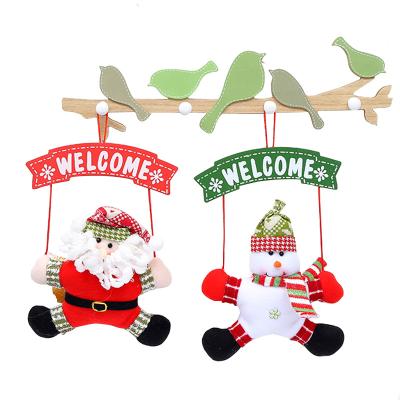 China Cute Resin Christmas Door Ornaments Garland Santa Snowman Hanging Three-Dimensional Pendant Ornaments for sale