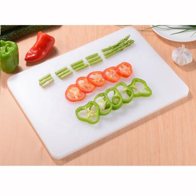 China Sustainable Kitchen Material High Quality Plastic PE Cutting Board PE Food Grade Chopper for sale