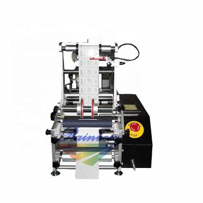 China High Accuracy Tabletop Beverage Round Bottle Labeling Machine for sale