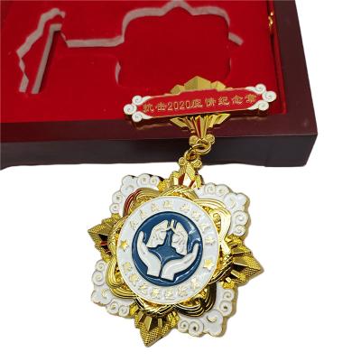 China Enamel Metal Zinc Alloy Decoration Customized Enterprise Staff Activities Honor Commendation Medal Production School Badge Brooch for sale