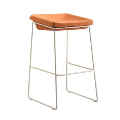 China Modern bar table and chair set Nordic modern bar chair metal fabric bar stool elegant dining room furniture for sale