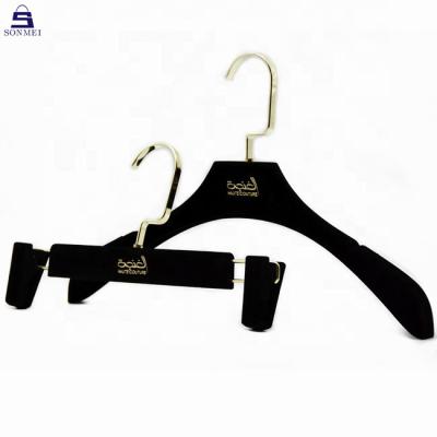 China DISPLAY Flocking Hanger Black Velvet Hangers With Gold Hook for sale