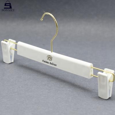 China Closet Hanger Pants Industrial Hanger Fabric Staples Hanger Clothing Rack for sale