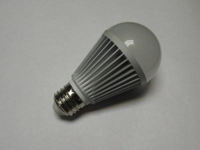 China 50Hz 9 Watts100v Hoge CRI LEIDENE Bol Gloeilampen 3000k/3200k met Lichtgevende 700 Te koop