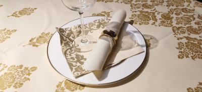 China Disposable 47gsm-51gsm Soft Luxury Paper Napkin Hotel Banquet Weeding for sale