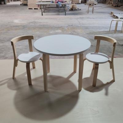 China Modern Modern Bentwood Round Kids Table and Chair for Study and Play for sale