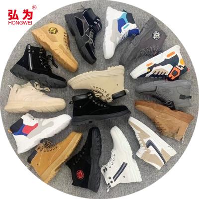 China New Design Classic 2021 New Design Flat Fashion Boots Men's Boots British Style Retro All-match Machining High Top Boots for sale