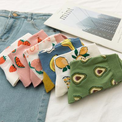 China Wholesale Custom Sporty Happy Fruit Avocado Peach Strawberry Watermelon Watermelon Jacquard Women's Cheap Socks for sale