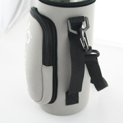 China Shoulder Insulated Adjustable Drink Can Stand Neoprene Water Bottle Holder Portable Insulated Bag 750ML For Men Women Kids for sale