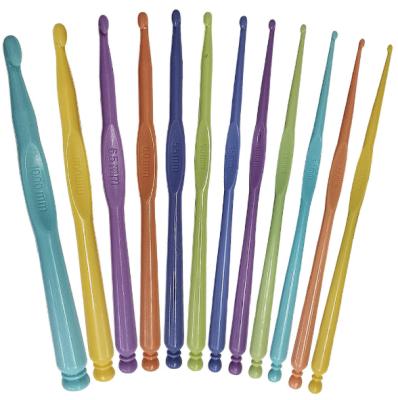 China Crochet Hooks Set of 12 PCS Ergonomic Plastic Crochet Hooks Handle Crochet Hooks Knitting Needles for sale