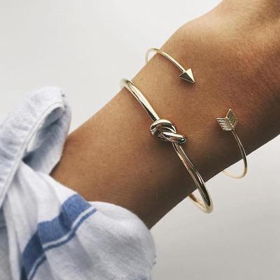 China Trendy Gold Alloy Metal Arrow Shape Knotted Bracelets Girl Bangle Bracelets Jewelry Jewelry 2pcs Accessory/set B0803 for sale