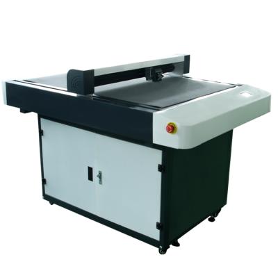 China High Strength Advertising JINKA 6090 Large Format Vinyl Film Automatic Cutting Function Cutting Flat Layer Plotter for sale