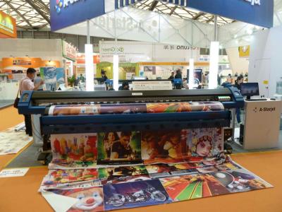 China impresora solvente del 1.8M Eco con 2 PC DX5 para el vinilo del PVC en venta