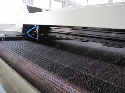 China 80W 130W 150Watts Textile Laser Cutting Machine with Auto Feeder , CO2 Laser System for sale