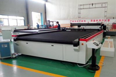 China CO2 Flatbed Textile Laser Cutting Machine for Furniture Fabric with Conveyor for sale