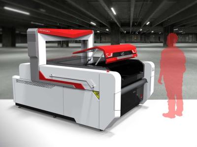 China Auto Feeding Sublimation Fabric Laser Cutting Machine with Cameras for sale