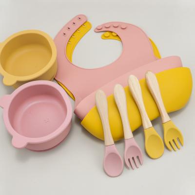 China Eco-freindly BPA Free Portable Non-Toxic Rubber Chewable Teething Edible Feeding Spoon for sale