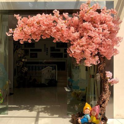 China 2021 Beautiful Cheap Indoor Artificial Wedding Silk Galvanized Fiberglass+Steel Tree Trunks For Indoor for sale