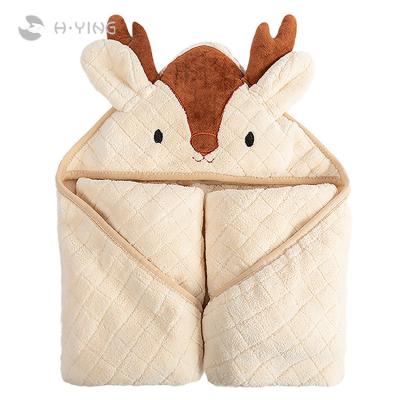 China Viable Hot Sale In Stock Wholesale 100% Newborn Baby Towels Shear Cartoon Hooded Bathrobe And Wrap Set for sale