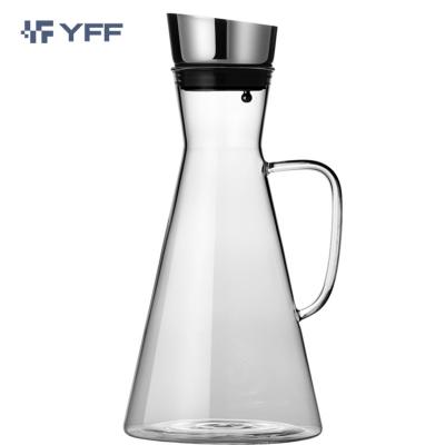 China Sustainable Hot Water Carafe Big Capacity Selling Jug Borosilicate Glass Water Jug With Stainless Steel Lid for sale