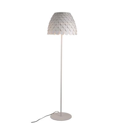 China Cheap Metal Flower Decoration Residential Sofa Floor Light Modern Hotel Interior White/Black Floor Lamp for sale