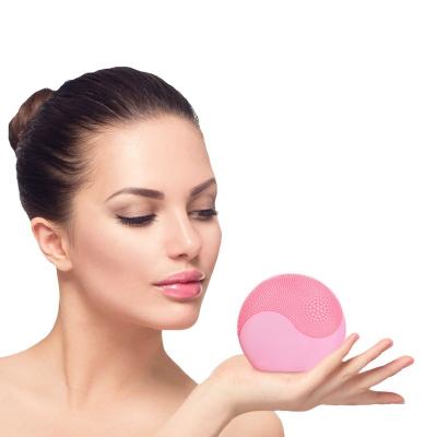 China Universal Electric Facial Massager Detergent Personal Facial Cleansing Cleaning Brush for sale