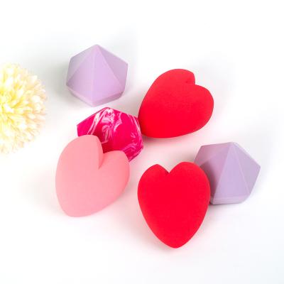 China Hot Selling Real Heart Techniques Makeup Beauty Powder Puff Super Soft Diamond Shaped Sponge Blender Blending Compostable Organic Original for sale