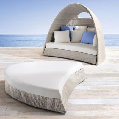 China Eco-friendly Outdoor Daybed Rattan Daybed Luxury With Canopy Bed Garden Furniture For Outdoor for sale