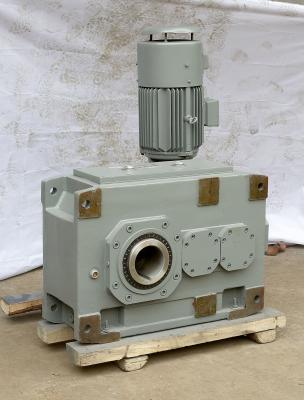 China Compact Helical Gear Units Industrial Gearbox Speed Reducer With Electric Motor for sale