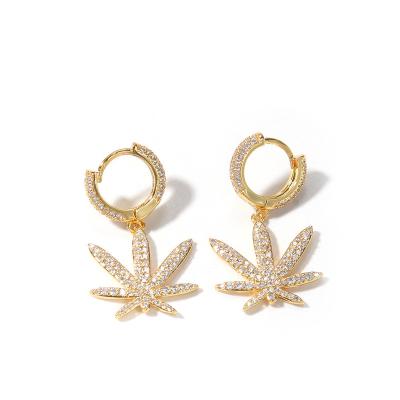 China Hot Hiphop New Full Diamond Maple Leaf Clip On Earrings Fashion Exaggerated Hip Hop Trendy Copper Inlaid 3A Iced Out Zircon Earrings for sale