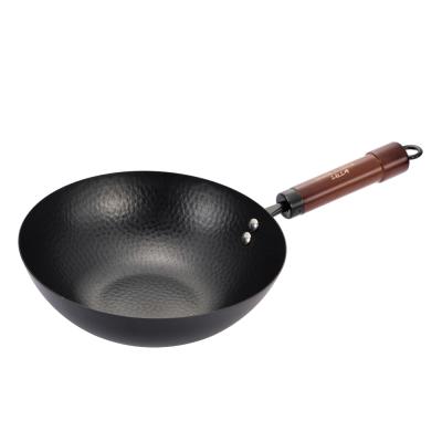 China Sustainable Handmade Iron Wok Uncoated Wok With Handle Removable Wooden Cooking Pot Cookware for sale