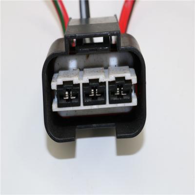 China Plastic Automobile 3 Pin Electric Fan Resistor Connector Automobile Harness Plug For Water Tank for sale