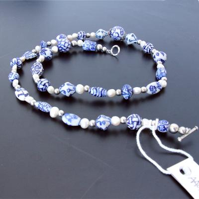 China Geometric Type Ceramic Gifts of CLASSIC Classic Women's Hand Painted Custom Necklace Pearl Jewelry Bead Necklaces for sale