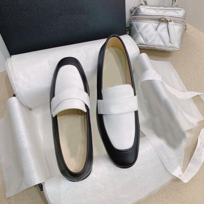 China Printed casual lady of 2021 fashionable women's shoes around unique loafers shoes for summer flat sandals for sale