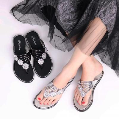 China New Ladies Slippers PVC Rubber Flat Women Anti-skidding Rhinestone Flip Flops Crystal Sandals Anti-skidding Plain 643238 for sale