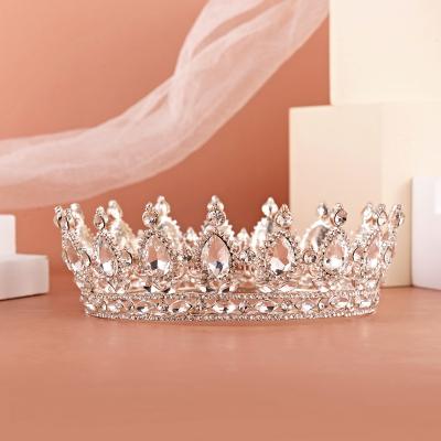 China 2205 Comfortable Shinny Silver Round Tiara And Heart Shaped Rhinestone Crown Circle Bridal Full Gold Crown for sale