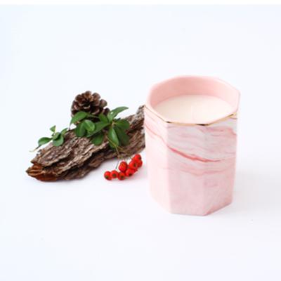 China Romantic Handmade Soy Scented Wax Candle Luxury Scented In Ceramic for sale