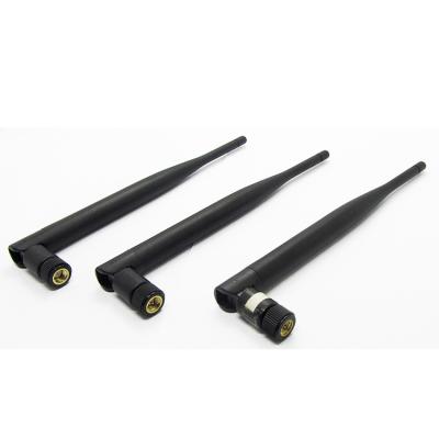 China Long Range 868mhz Dipole Antenna Rubber Wifi 5DB Antenna With SMA Connector for sale