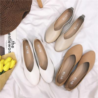 China Tour Lightweight Warm Toe PU Flat Shoes Ladies Upper Pumps Flat Women Shoes for sale