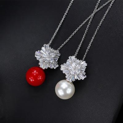 China 2022 Zircon Snowflake Fashion Necklace Fashion New Fashion Pearl Snowflake Romantic Gifts Women High-end Exquisite Pendant Necklace for sale