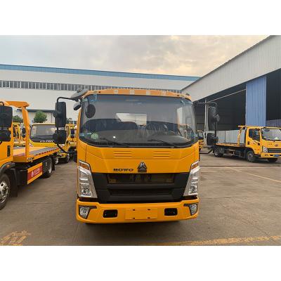 China Diesel Howo Tow Truck Wrecker 4-5 Ton Chinese Road Wrecker On With 3600mm Wheel Base for sale