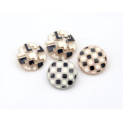 China Vintage Sustainable Round Metal Leg Sewing Rhinestones Buttons Black White Color For DIY Clothes Decoration for sale