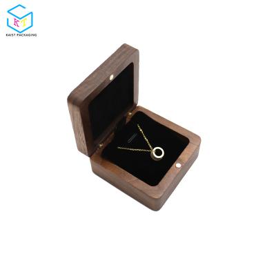 China Handmade Wholesale Black Walnut Necklace Wooden Box Opens Gift Jewelry Packaging for sale