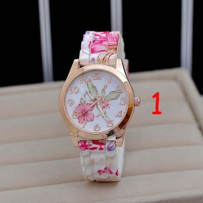 China Water Resistant Women Girl Watch Rose Gold Stainless Steel Dial Quartz Wrist Watch Flower Print Silicone Watch Clock for sale