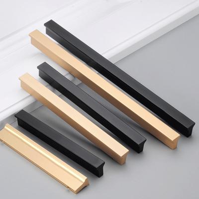 China Modern Luxury Gold Matt Black Door and Aluminum Cabinet Wardrobe Window Lever Handles Stainless Steel Interior Sideboard Pulls for sale